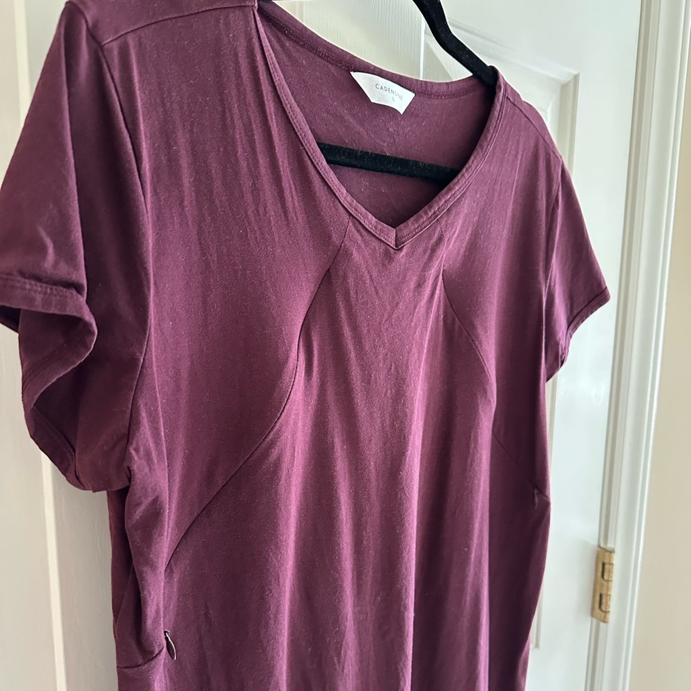Cadenshae tee shirt, large - Picture 3 of 5